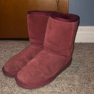 Very warm acess boots- look like uggs